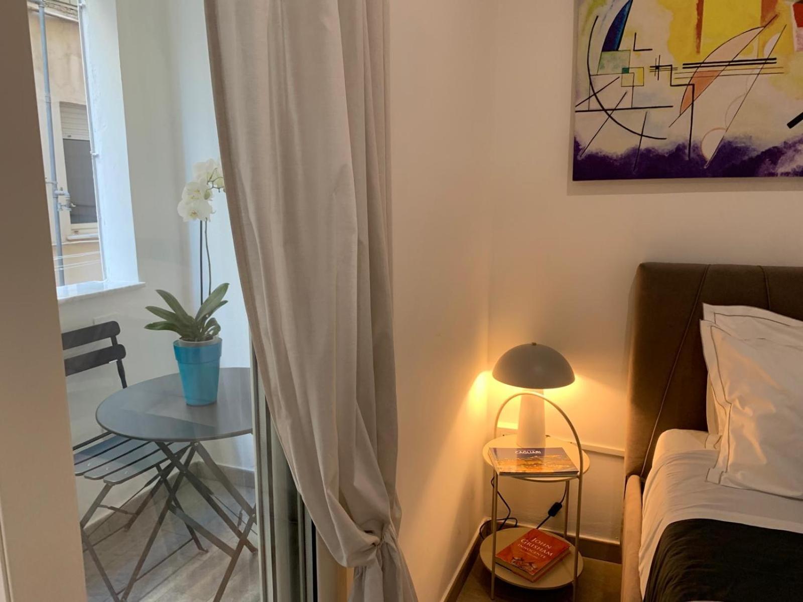 Suitesgaribaldi 칼리아리 외부 사진